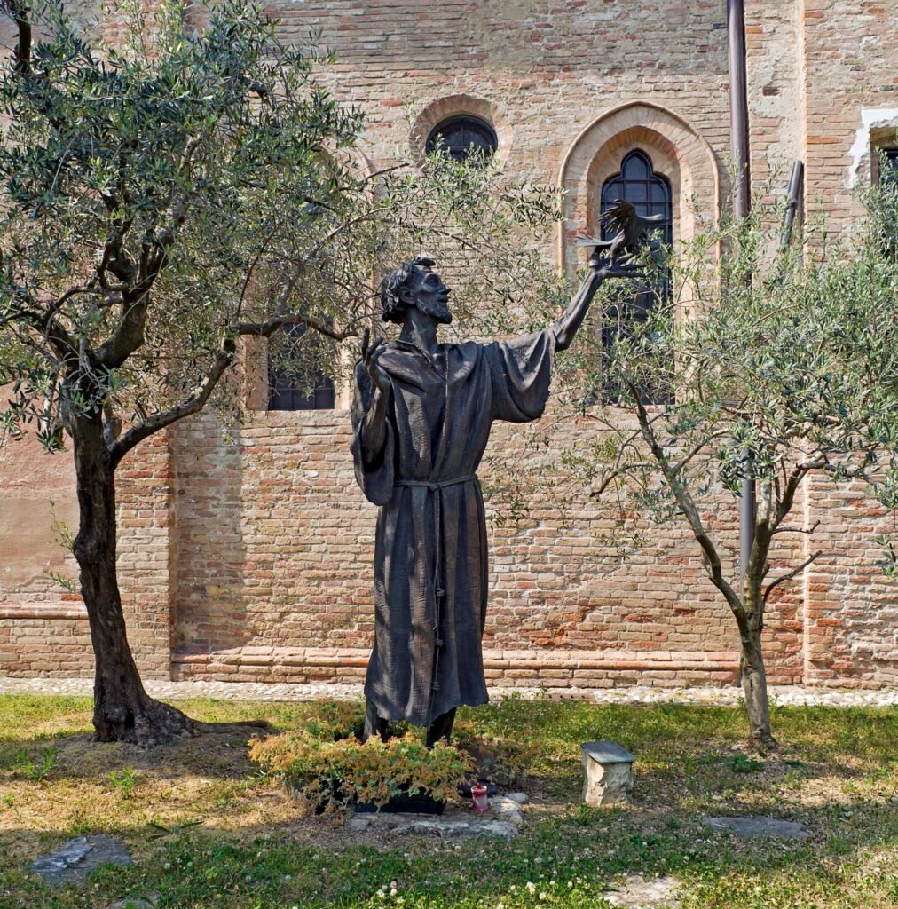 Statuto_di_bronzo_di_San_Francesco_dAssisi_Treviso